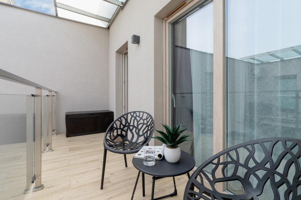 Apartment Deluxe Kacik 10 By Renters Krakow